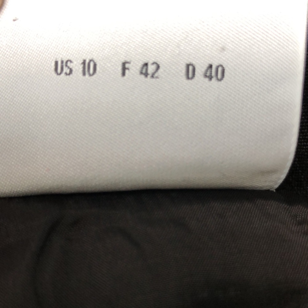 Akris Punto wool suit. - Picture 5 of 14